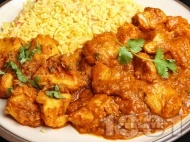 Индийско къри с пилешко месо, домати и ароматни подправки